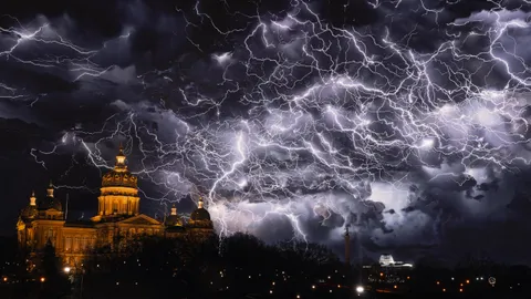 Thunder storm over the Iowa State Capitol