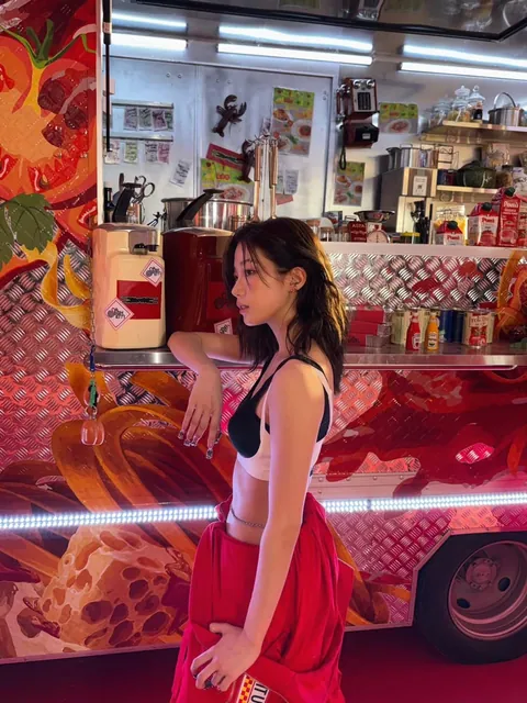 LE SSERAFIM - Kazuha ft. Yunjin