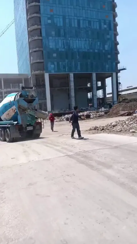 Skyscraper under construction collapses after earthquake in Bangkok