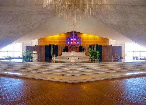 Cathedral of Saint Mary of the Assumption in San Francisco, California (1965-1970) by Pietro Belluschi, with Pier Luigi Nervi