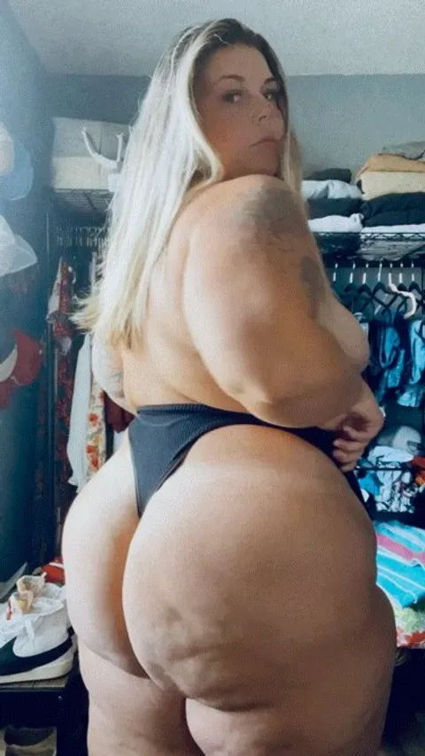 It’s cold outside, I need a fat dick to warm me up 😏