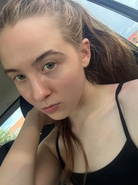 lets try this again 🫣 22F  (crazy vegan cat lady, polyamorous)