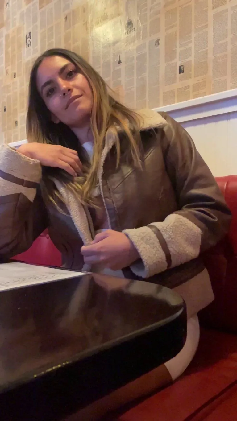 Dinner and a show [gif]