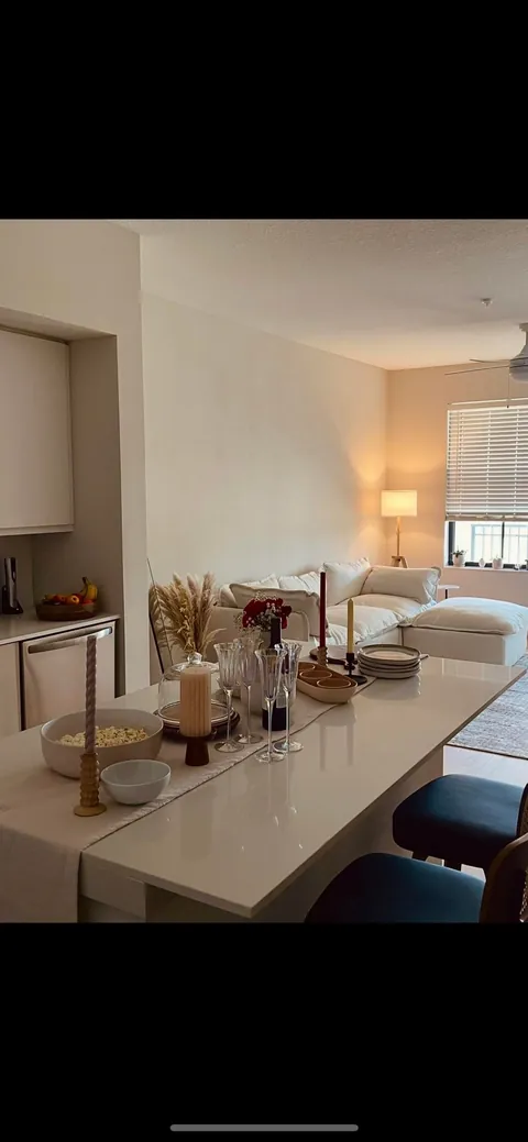 Trying to romanticize my rent🤭