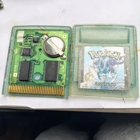 Cleaned and saved this Pokémon crystal from the trash someone was going to throw it away 😭