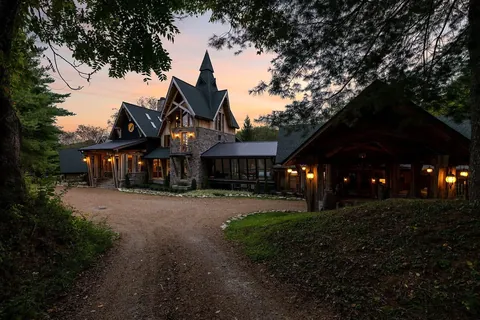 Gothic Ridge (Franklin, Tennessee, US).