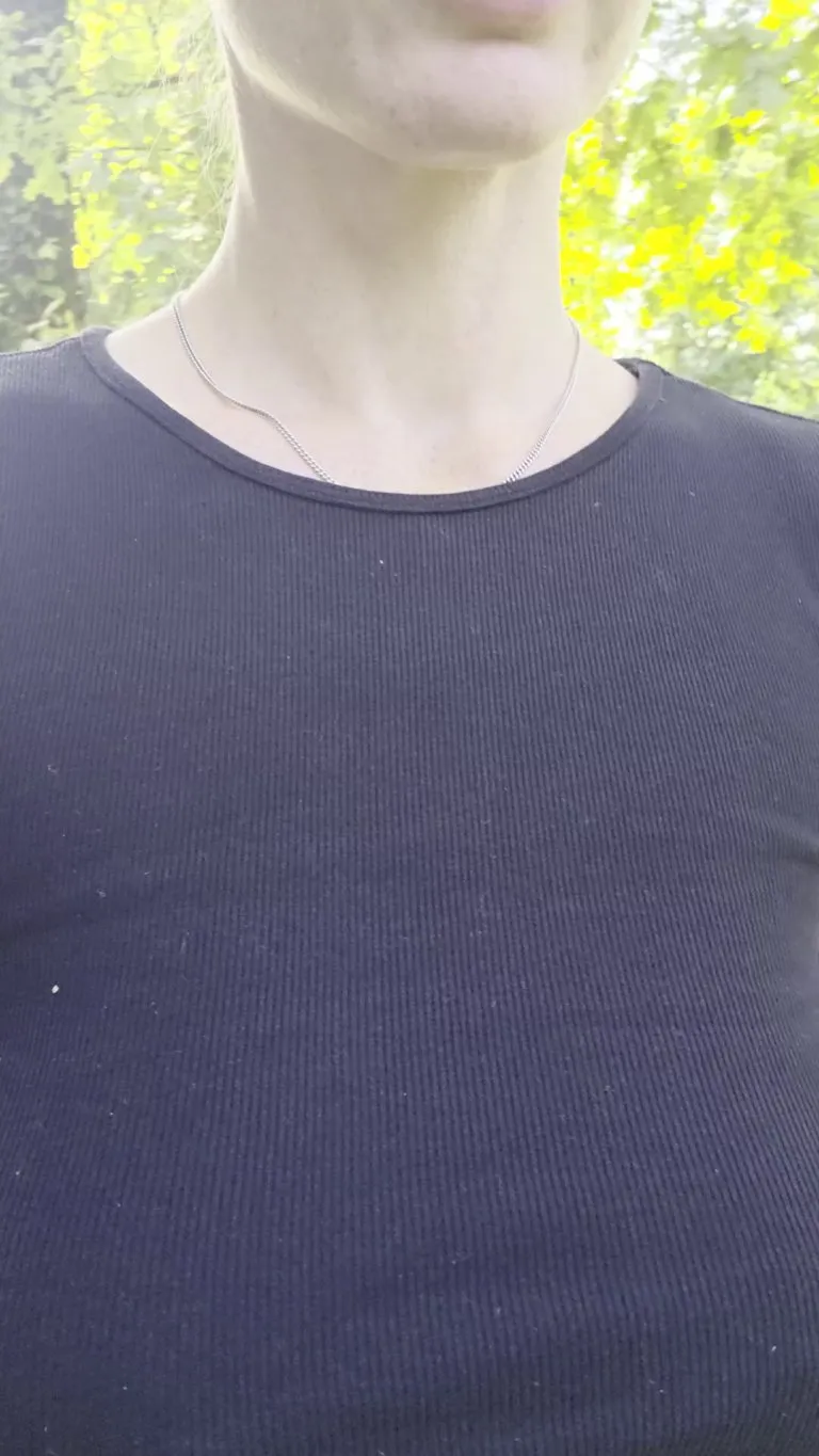 I just LOVE the risky feeling of letting my twins out on a walk ;)