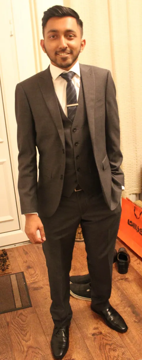 My first proper suit. Off the rack. Thoughts?
