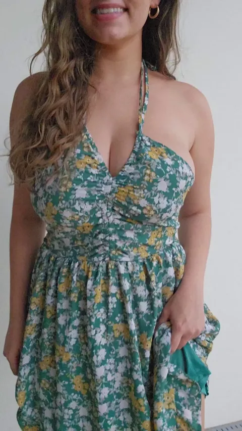 Easy access dresses make me feel so comfy and horny ;)