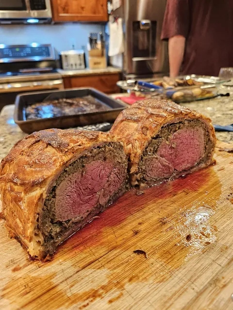 [homemade] I made a beef Wellington for the first time