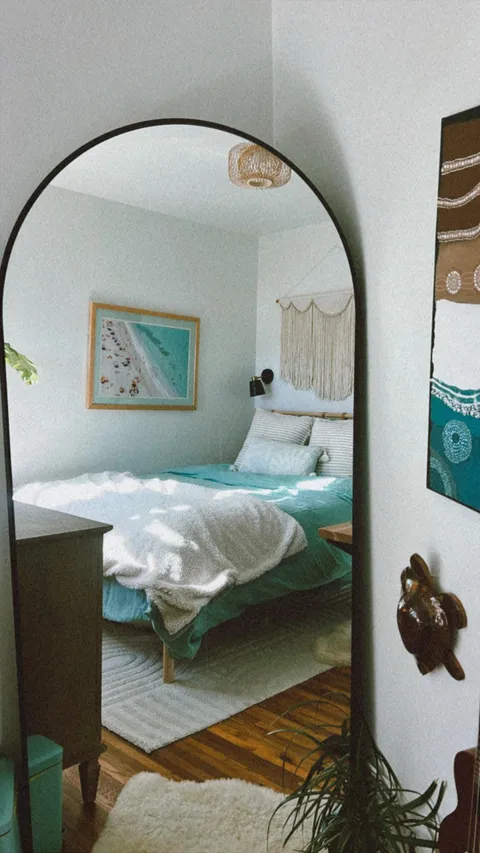 My cozy room by the beach 