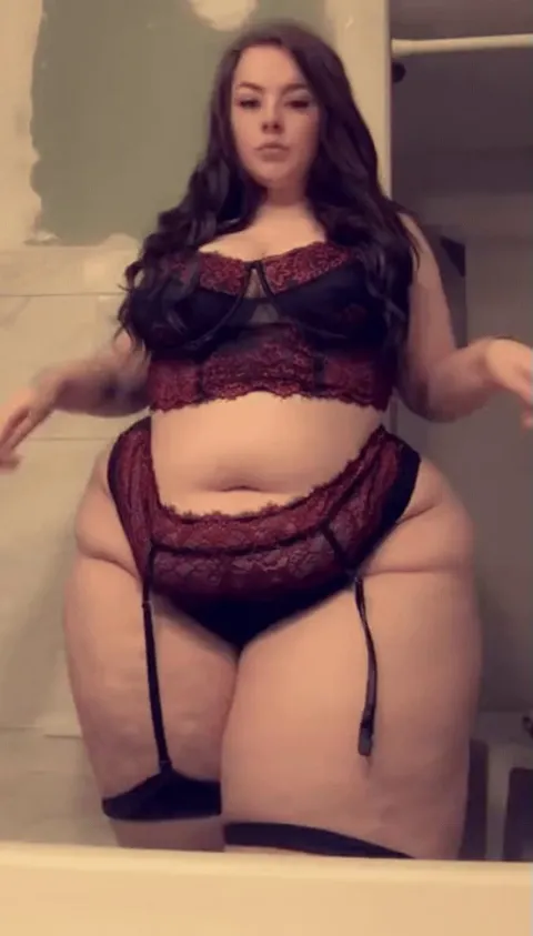 Even BBW girls look hot in lingerie