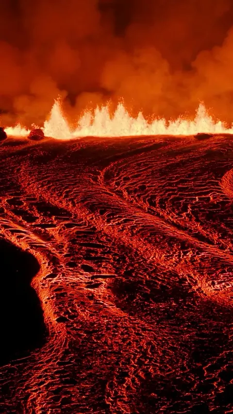 🔥 This weeks eruption of the Sundhnúksgígar in Iceland [IG: H0rdur]