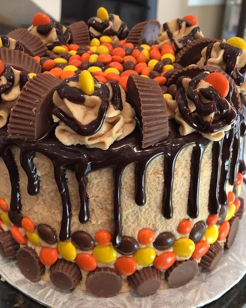 [Homemade] chocolate peanut butter Reese’s cake