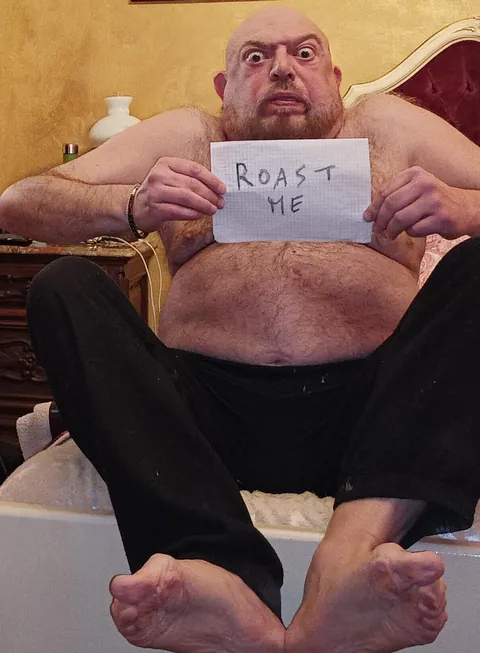 This time I ask you to roast not only my face but also my whole body in full sincerity