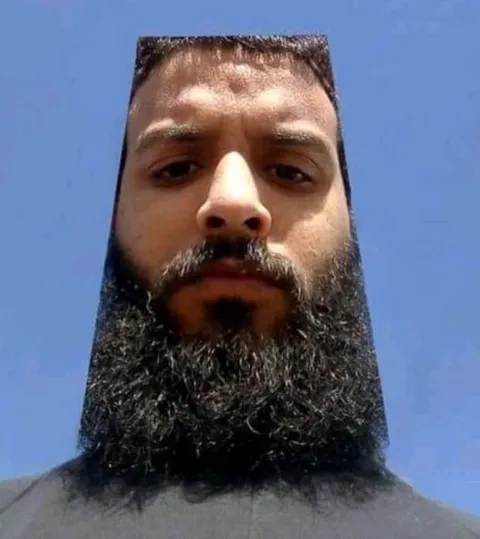 PsBattle: This man's haircut