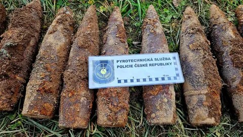 Father and son’s metal detecting trip uncovers historic World War II artillery cache in Czech forest