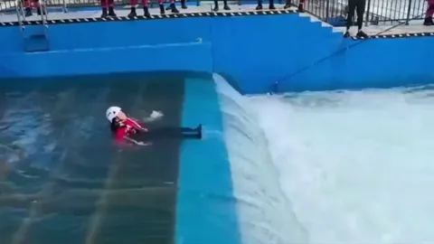 How a small 1m waterfall can generate a recycling hydraulic that can trap a life-jacketed swimmer