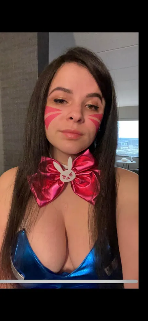 28f I love video games, anime, and cosplay. Roast me