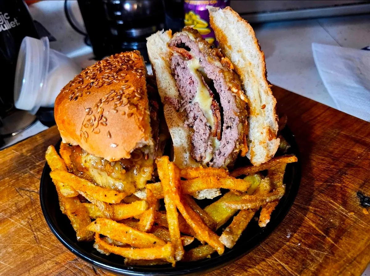 [Homemade] Burger &amp; Fries