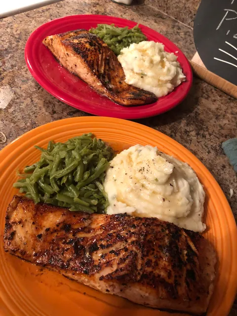 Salmon with mashed potatoes and French cut green beans
