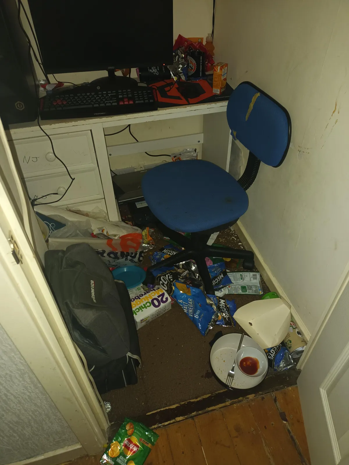 The way my brother (10 years old) leave the computer closet. He just dumps the stuff he's done with and doesn't see a reason to move it or clean it up. He once left a bowl of instant noodles put so long it began to grow mold.