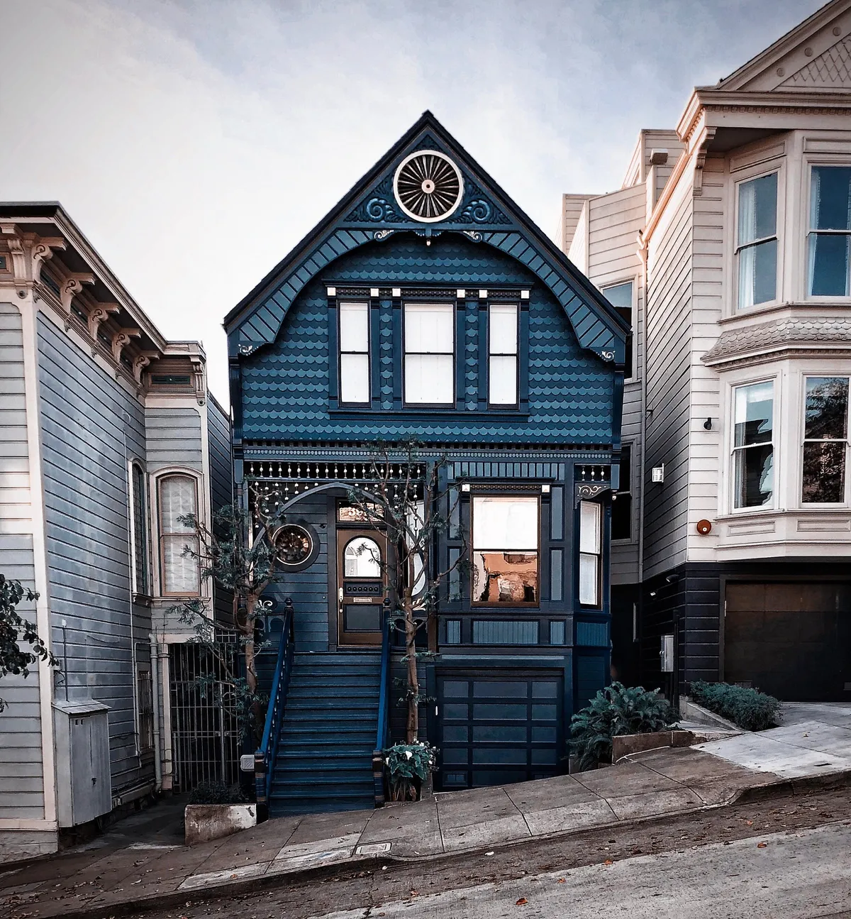 Shades of Blue highlight this San Francisco Victorian home
