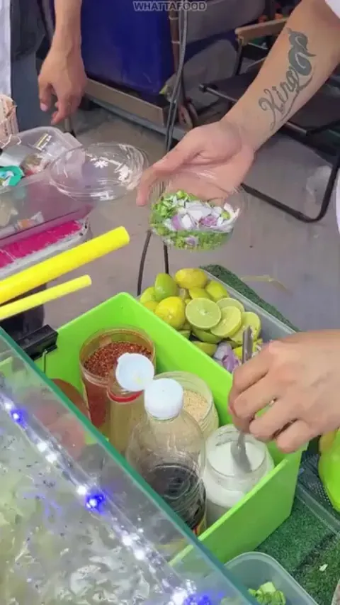 is that supposed to be eaten alive ?!!