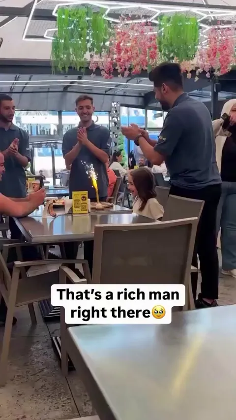 Rarely something makes me smile, hope it makes you all smile too.