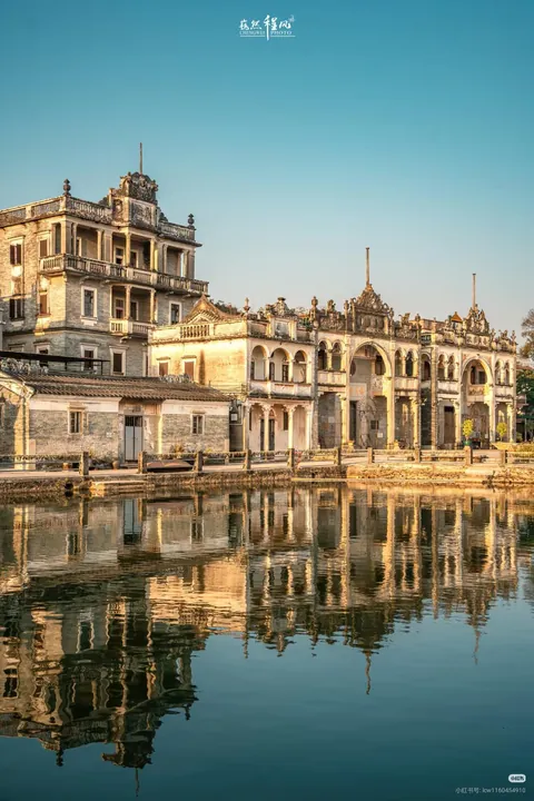 Any fans of Chinese Nanyang architecture here? This is Kaiping county, China