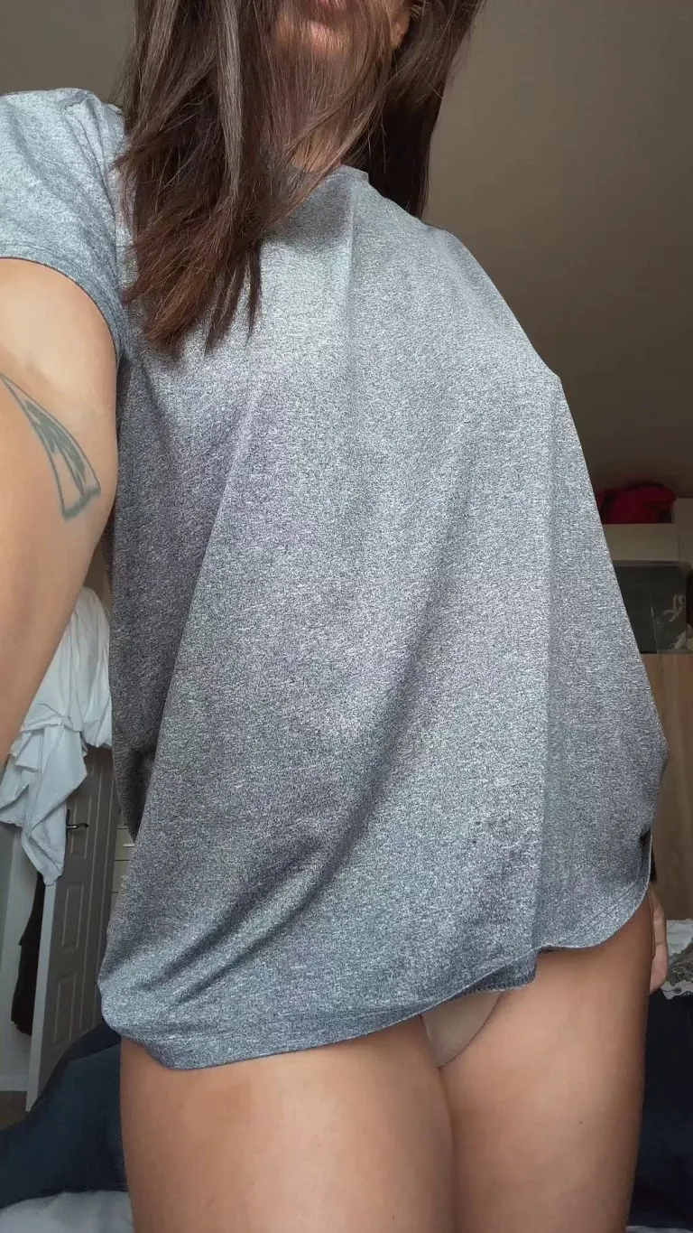 I think I look cute in a t-shirt