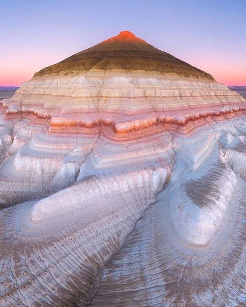🔥The insanely clear stratification of Bokty mountain, Kazakhstan.