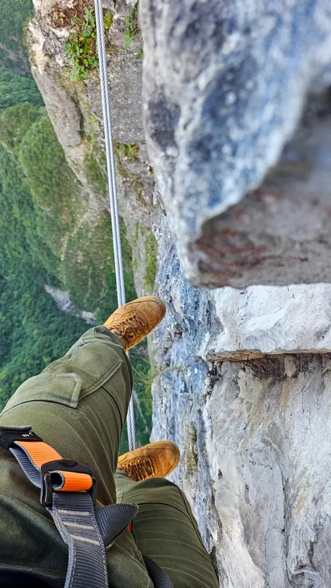 1480 meters big wall Via Ferrata and 168 meters sky ladder climbing challenge in Qixing moutain, Zhangjiajie, China during a solo travel