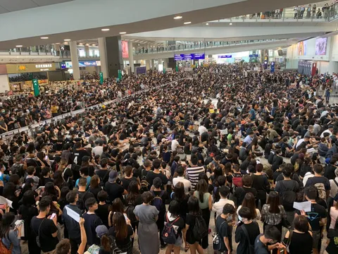 Hong Kong Protesters Occupy The Airport - All Flights in and out cancelled