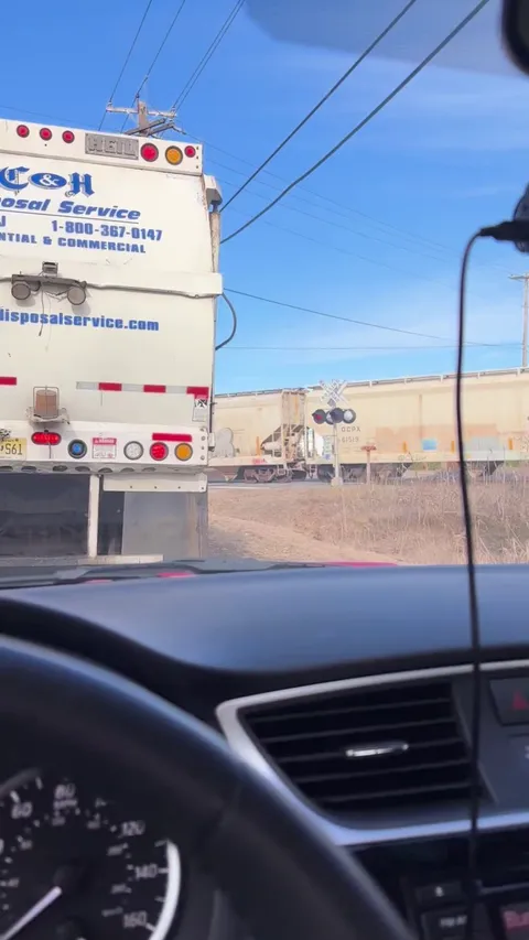 This train just rolled to a stop for 20 minutes. Was already late for work.