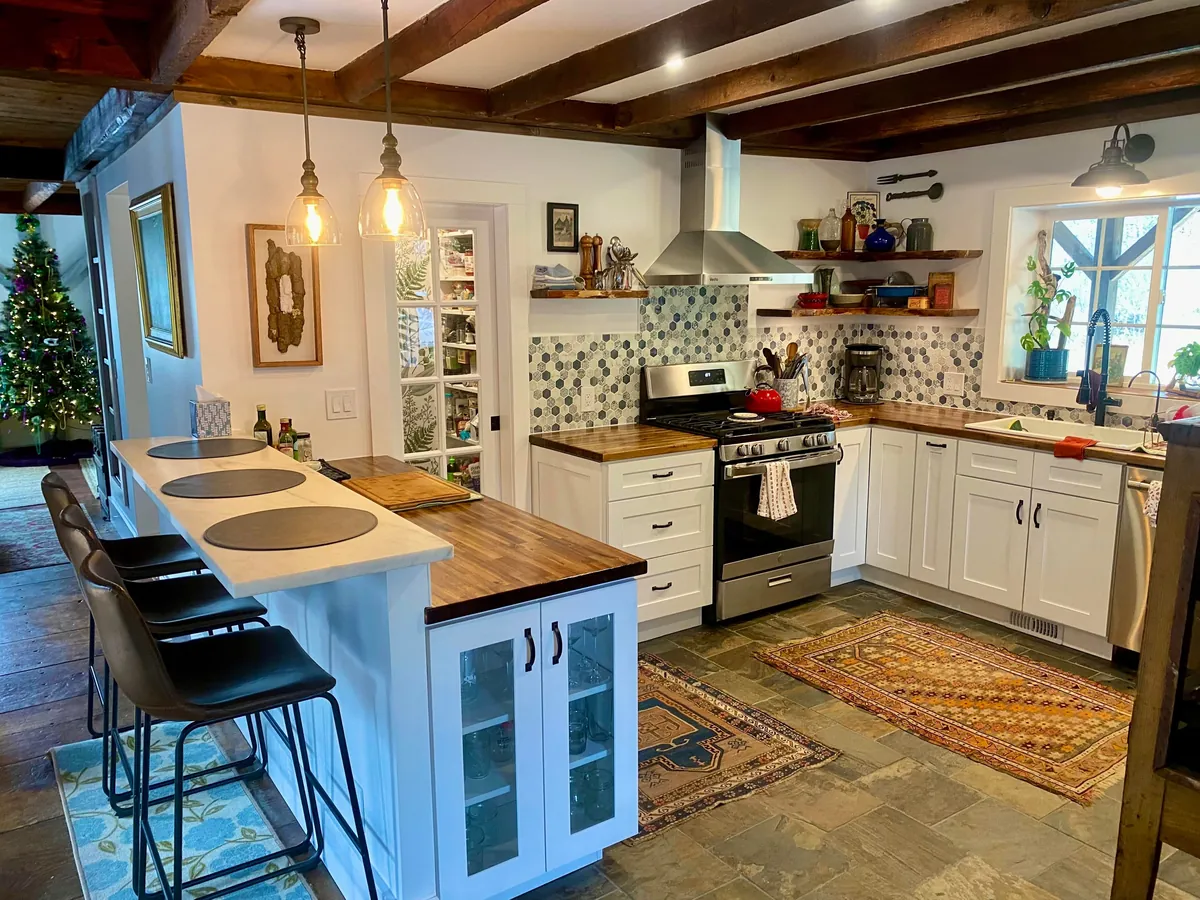 A Vermont home I just finished renovating ☺️ Which is your favorite room?