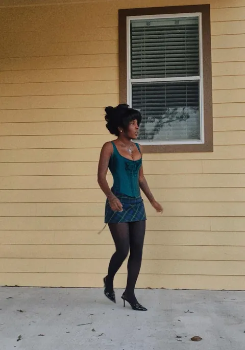 Green plaid for girls night 🖤