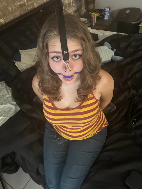 College Brat Ready To Obey Sir… Deleting in 24 hours🤭