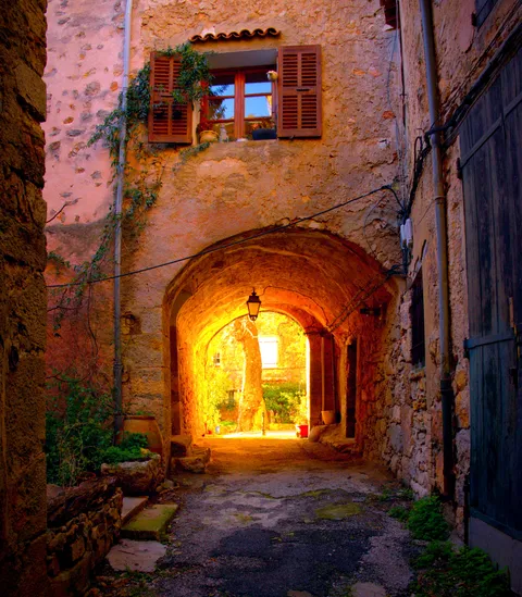 ITAP of a back alley in Southern France