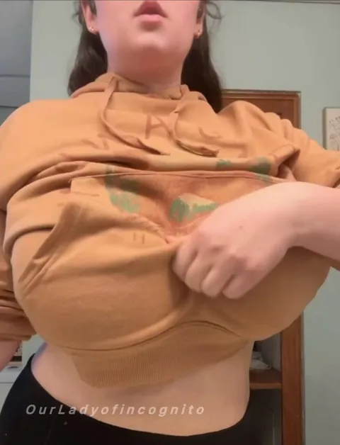 Short gif, massive tit…s