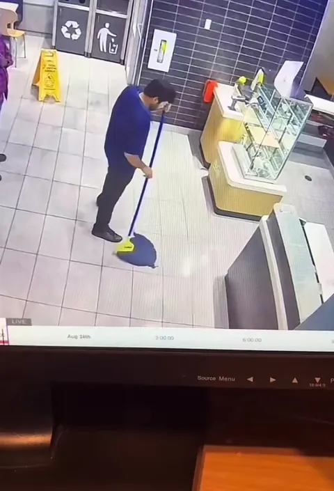 perfect save from this mcdonald’s employee