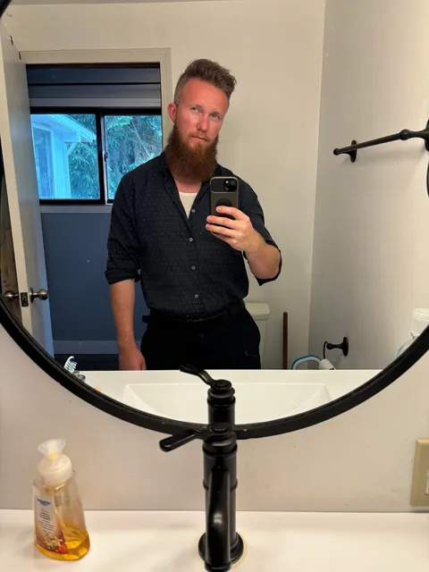 Trying to catch someone’s eye, which one?