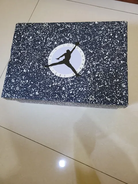 My parents got me my first pair of Jordans for Christmas!! So hyped about these!! 