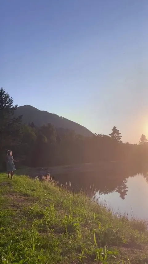 Golden hour in a local park [gif]