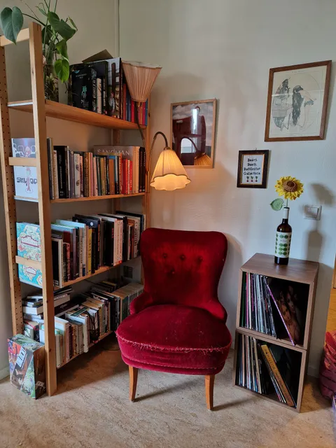 I got a new apartment with a weird little corner in it, I made it a reading spot