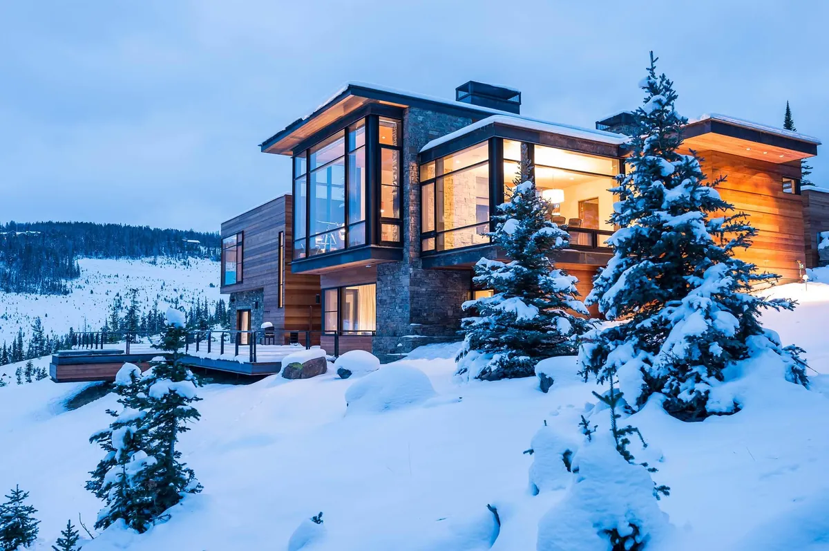 Modern mountain mansion (Montana, US).