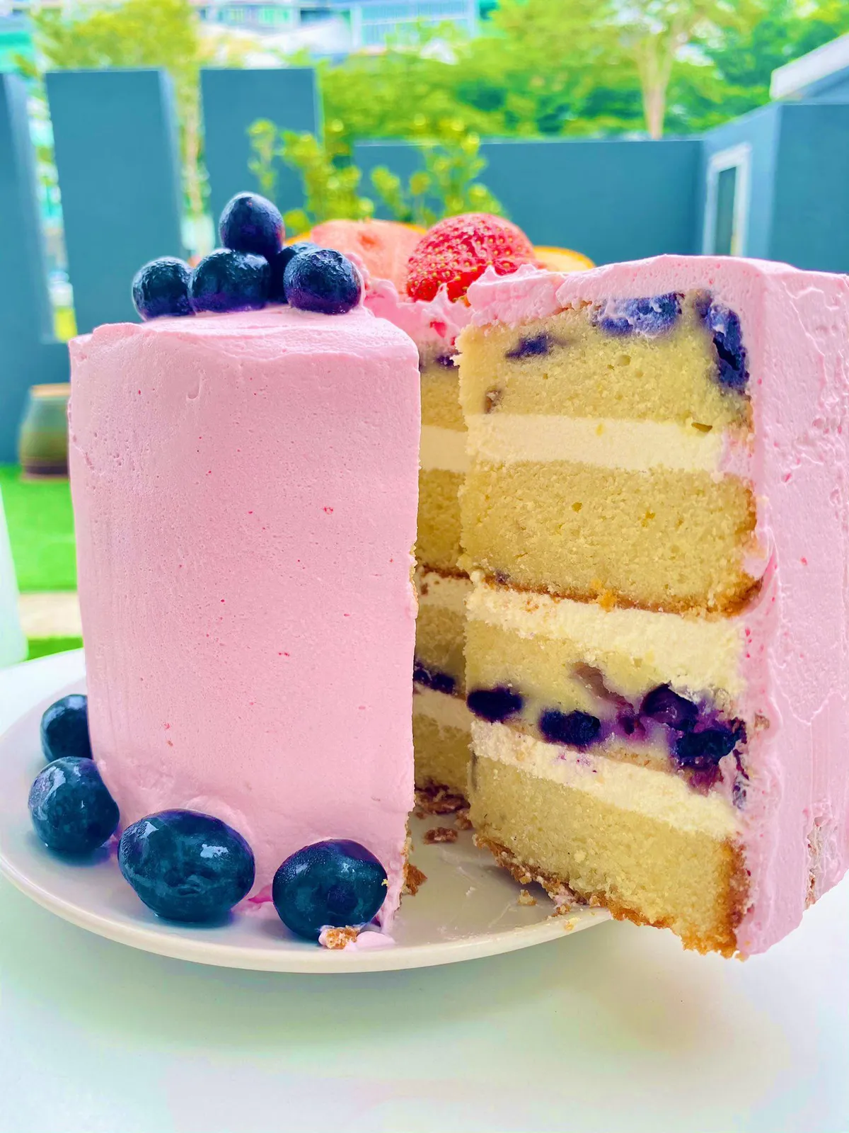 White peach oolong tea infused blueberry cake