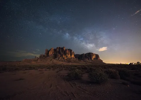 The Superstition Mountains at night - Arizona [OC][2048x1463]