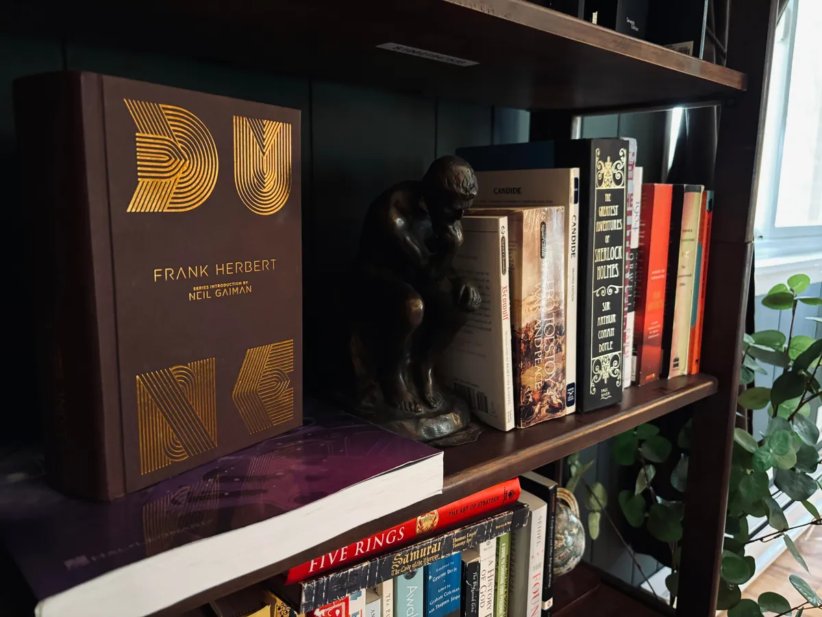 Always been my dream to have a study/library space. Finally finished.