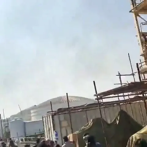 Iranian oil workers go on strike today in support of the Iran revolution movement